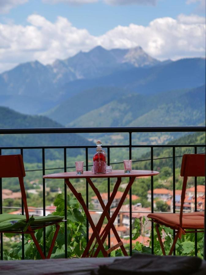 Hotel Η Φωλιτσα Karpenísion Exterior foto