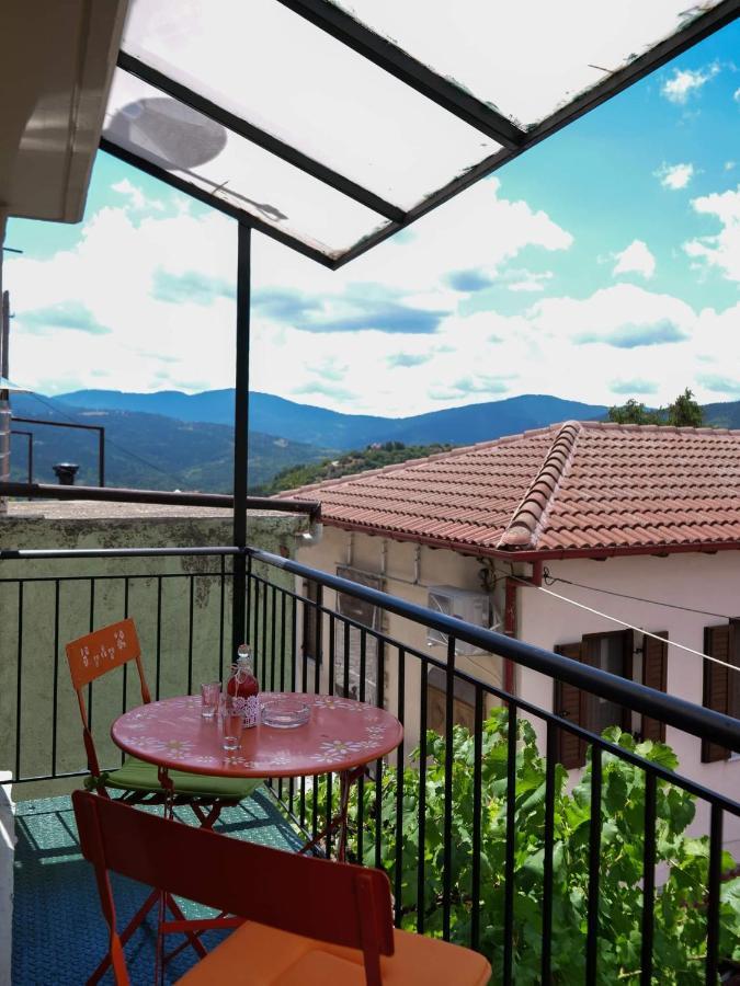 Hotel Η Φωλιτσα Karpenísion Exterior foto